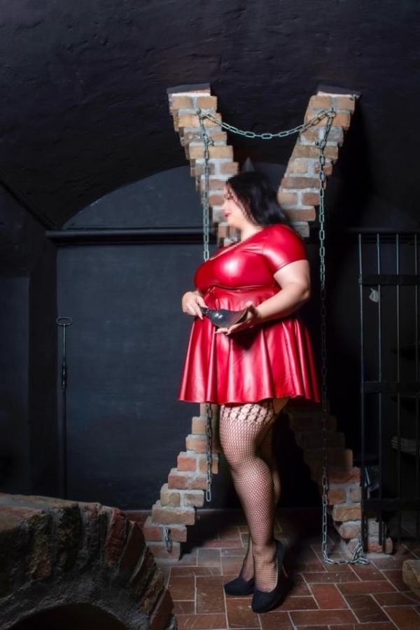 Clara Lux - Domina im Dominastudio TBZ Esslingen
