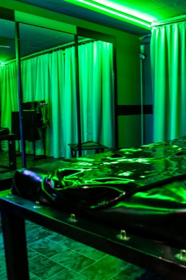 The Rubber Studio - im Dominastudio TBZ Esslingen