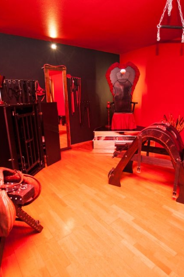 The Red Studio - im Dominastudio TBZ Esslingen